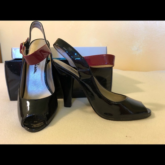 Miss Bisou size 6 black and burgundy heel. - Picture 2 of 5